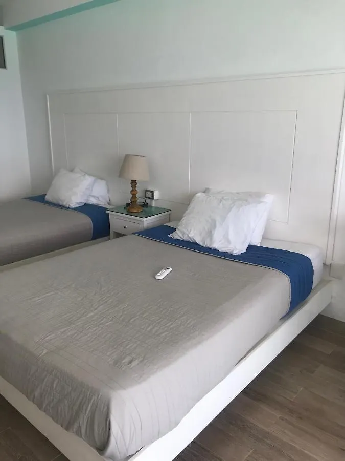 Until Brisas Apartaments Cancun